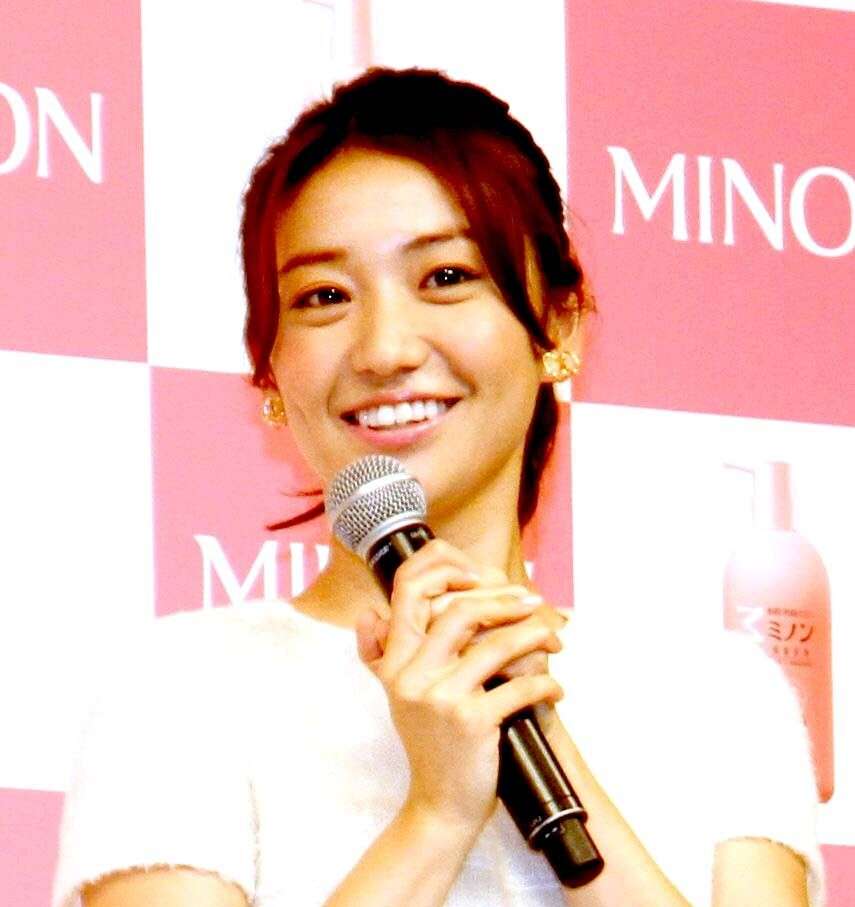 大島優子、オフの私服姿が超意外！　激シブの「競馬好きのおじさんスタイル」公開