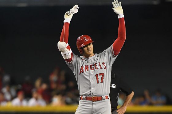 大谷翔平、敵地スタンドから喝采の