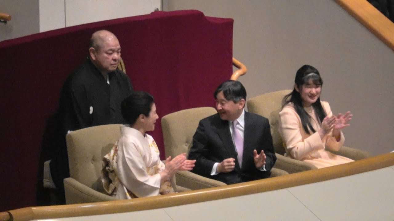 令和最初の天覧相撲(令和2年1月25日、初場所14日目)  Imperial family watch sumo live for 1st time after enthronement - YouTube