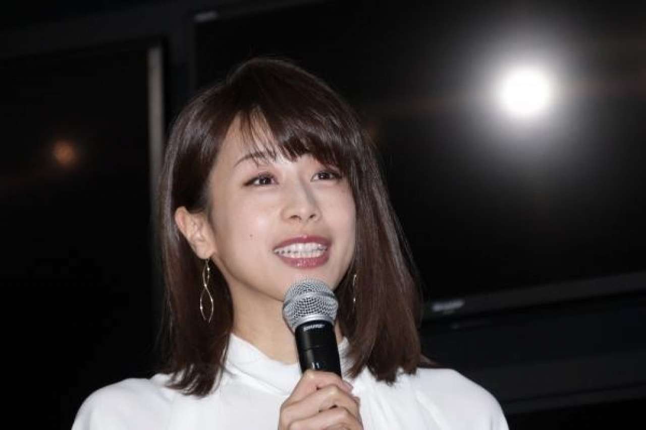フジ軽部アナ、カトパンへの結婚祝福で「今どきありえない」と批判 「間違いなくいい奥さんになる」発言が物議 | リアルライブ
