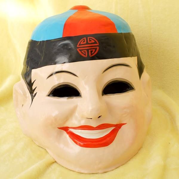 顔の全てのパーツが大きい人