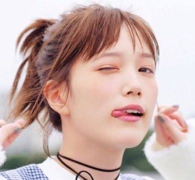 薄いメイクの人！