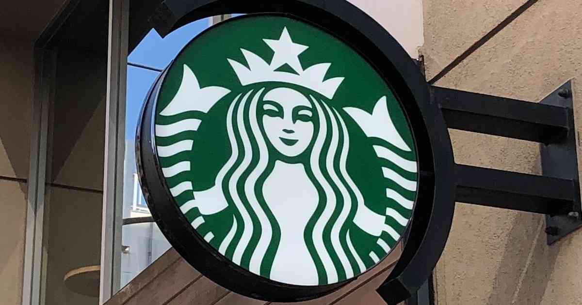 スタバが24年末に2000店舗体制へ　高卒の社員登用、高校生のバイト採用も開始 | WWDJAPAN
