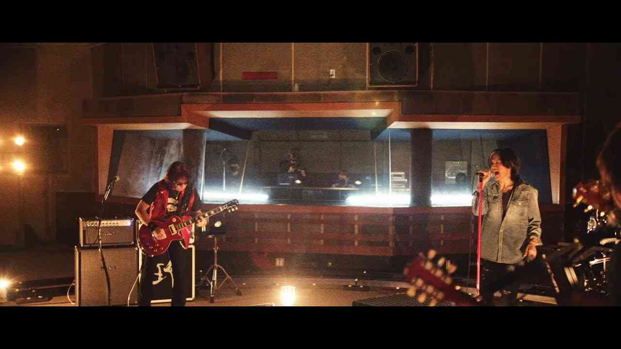 B’z Live from AVACO STUDIO “ALONE” - YouTube