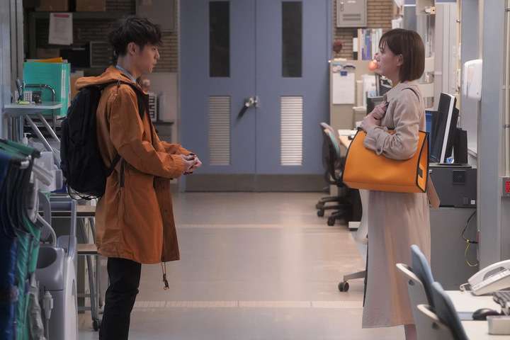 <窪田正孝>“月9”主演作「ラジエーションハウスII」場面写真が初公開 “杏”本田翼と再会 広瀬アリスも