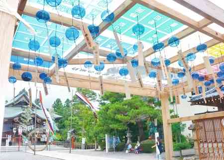 青いガラス小物が見たい！