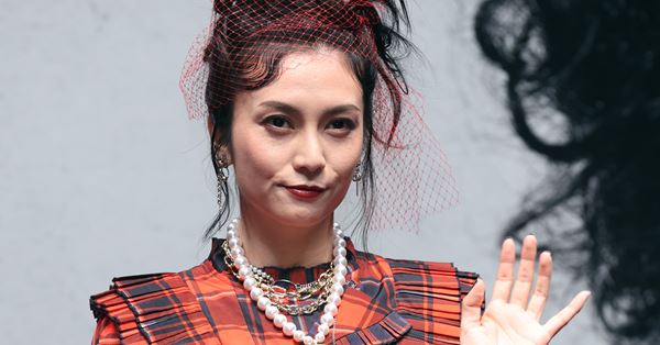 柴咲コウ心酔するパートナーの存在 中華系セレブで貴族交友も | 女性自身