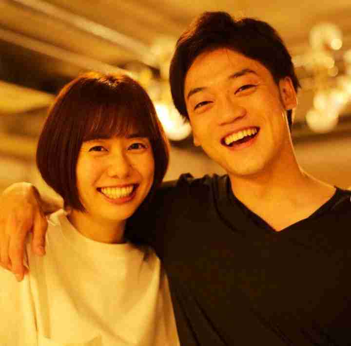 おばたのお兄さん 小栗旬撮影の山崎夕貴アナとのほっこり夫婦ショット公開に「素敵なお2人」