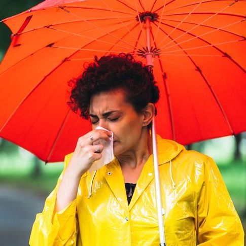 雨の日に「アレルギー症状」が悪化。その理由と対処法を米専門医が解説（ウィメンズヘルス） - Yahoo!ニュース
