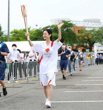 壇蜜が激ヤセ？聖火ランナー姿に騒然　心配の声相次ぐも、実は…