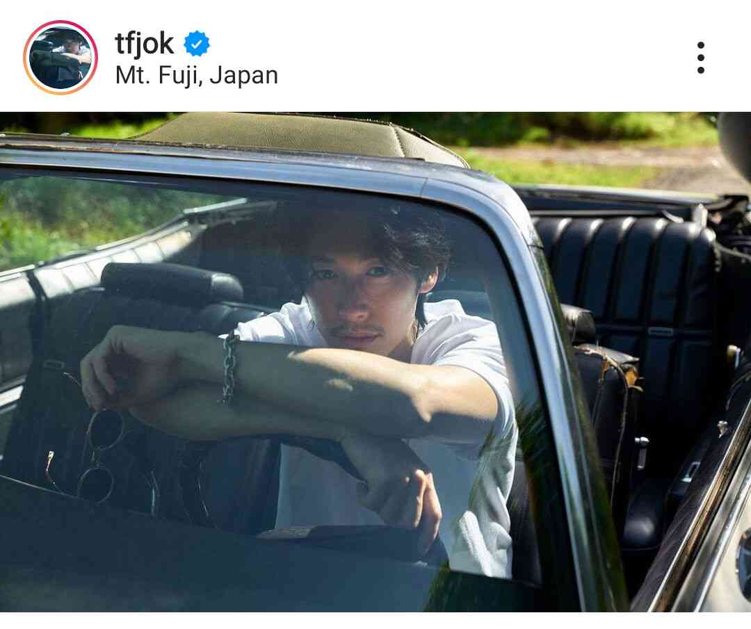 ディーン・フジオカ、オープンカーに乗る姿に絶賛の嵐「横に乗せて」「左ハンドルが似合います！」