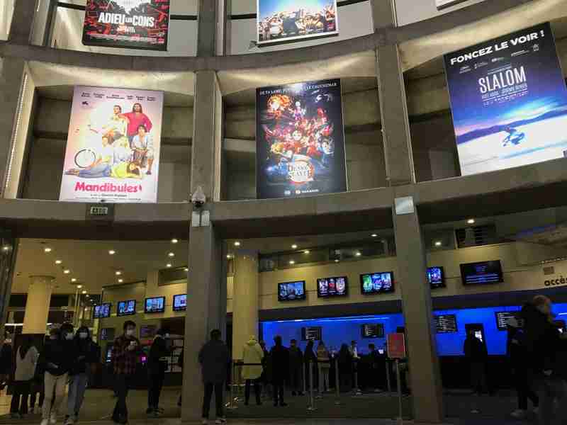 【パリ発コラム】6カ月半ぶりに映画館再開のフランス　「鬼滅」など日本アニメ3本封切り、「音楽」は批評家から高評価（映画.com） - Yahoo!ニュース