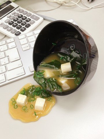 コロナ禍で食品サンプルも注文4割減、「苦境の飲食店のために」老舗企業が面白ツイートする理由