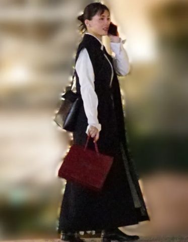 綾瀬はるか　五輪CM女王の意外な夕食…千円親子丼を持ち帰り姿