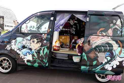 痛車を貼っていくトピ