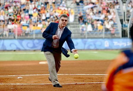 バッハ会長、野球で始球式　28日福島での日本開幕戦