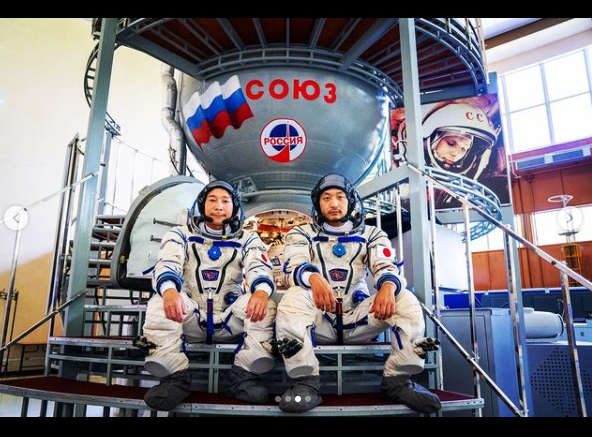 前澤友作氏 宇宙服姿でドキドキ、ワクワク レアショットにフォロワーから反響
