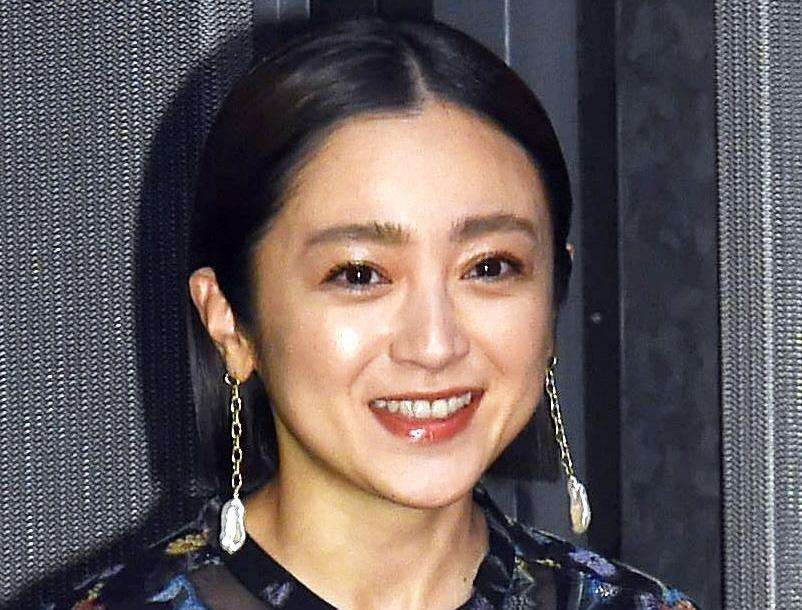 安達祐実 ミニドレスの美脚姿に「妖精みたい」「かき氷みたい」「天使」の声