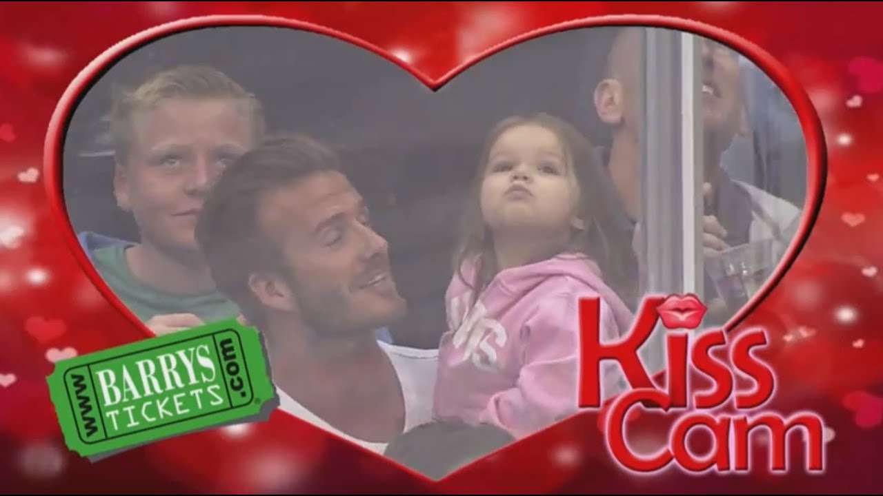 David Beckham on LA Kings Kiss-Cam - YouTube
