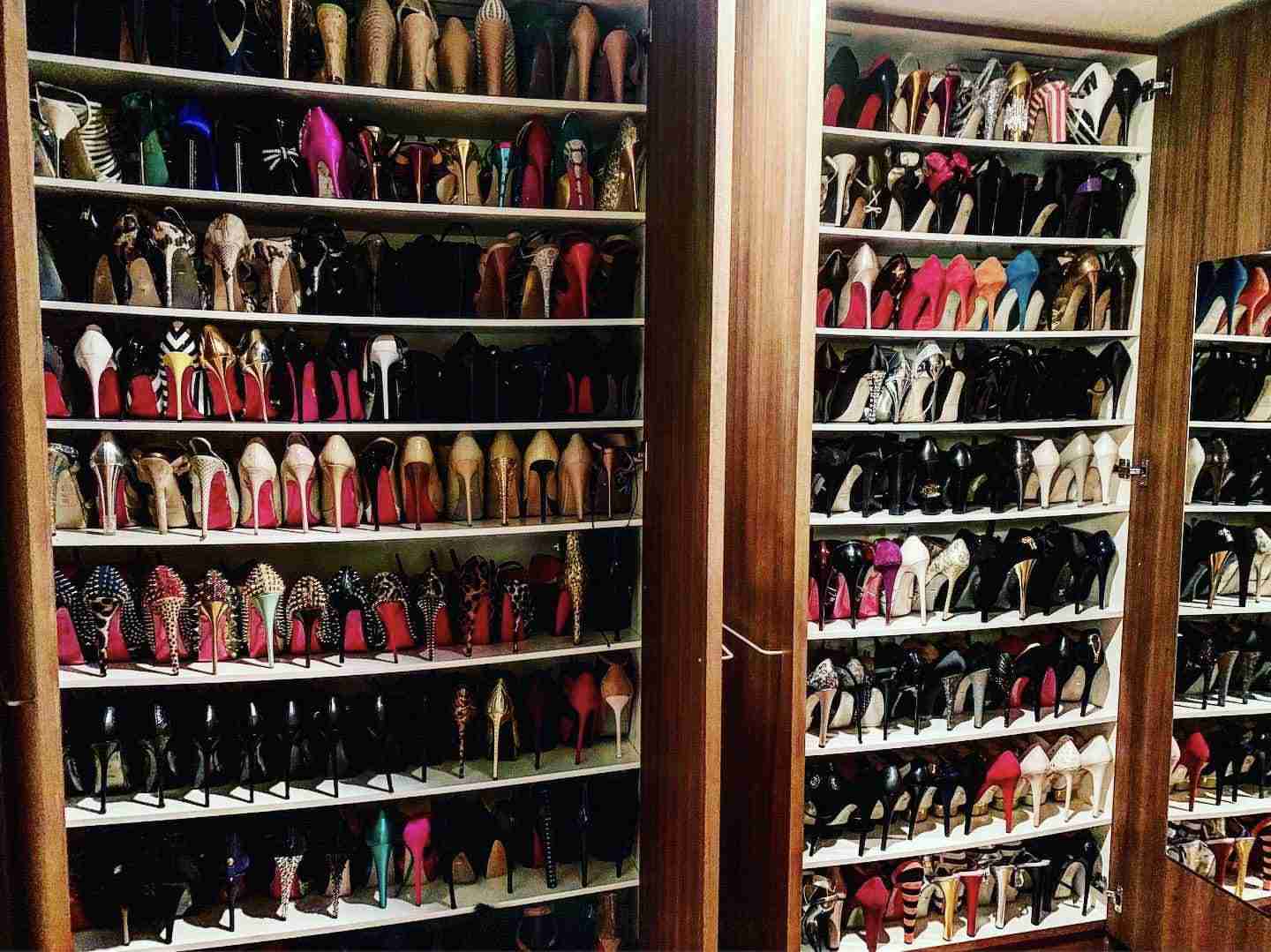 美しいヒールの写真を見せ合おう