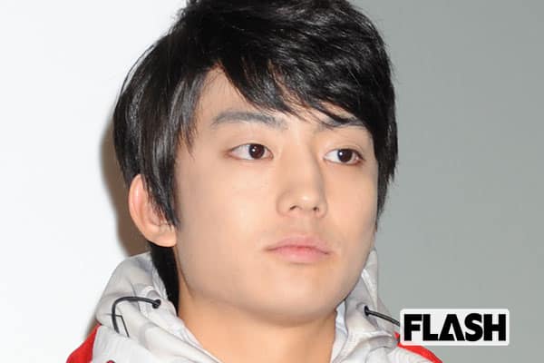 伊藤健太郎　山本舞香との破局報道から2日後……写真展会場に現われ満面笑顔 | Smart FLASH/スマフラ[光文社週刊誌]