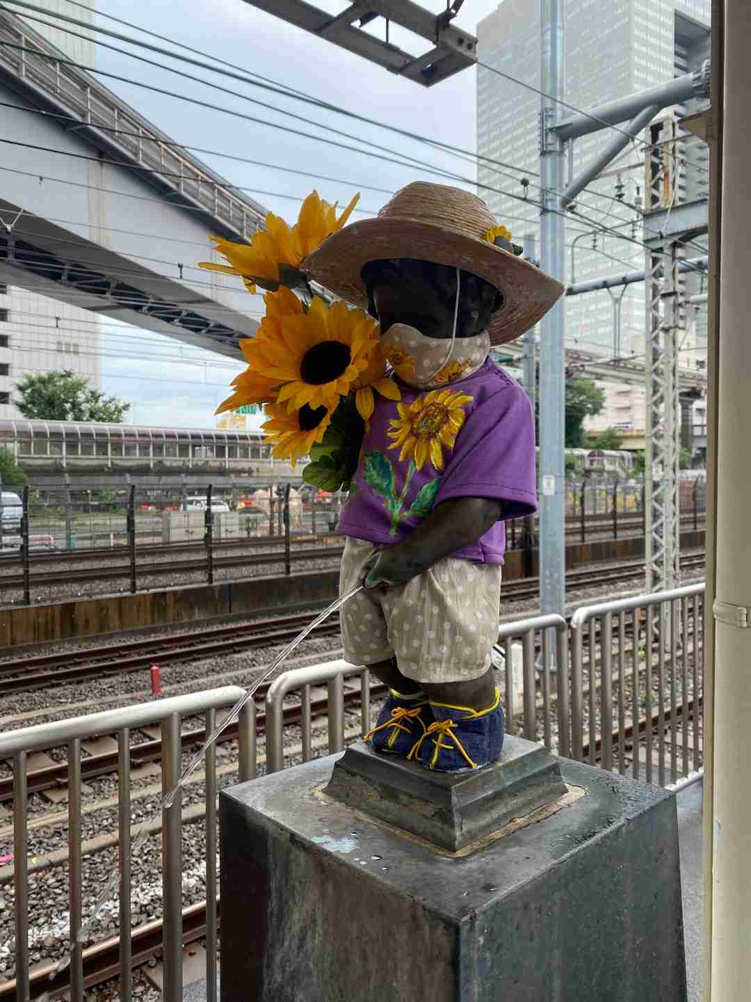 町で見かけたマスクをしたキャラクター達が見たい