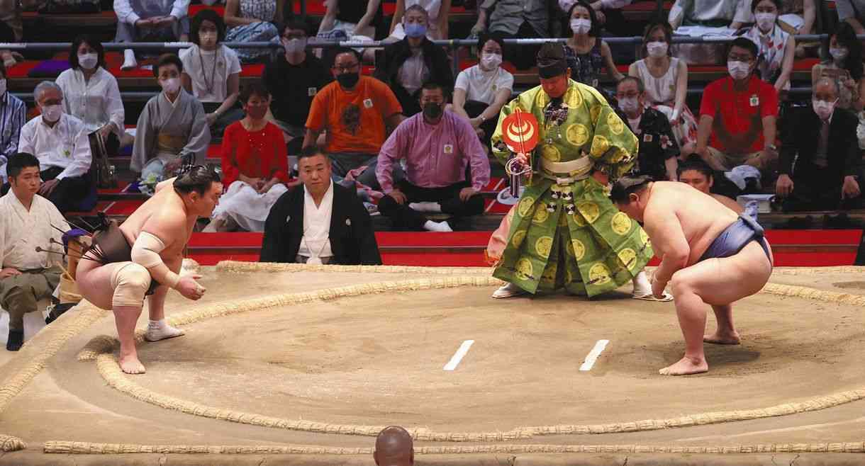 【北の富士コラム】白鵬には愛想が尽きた…44回も優勝してもまだあのような汚い手段で優勝したいのか：中日スポーツ・東京中日スポーツ 