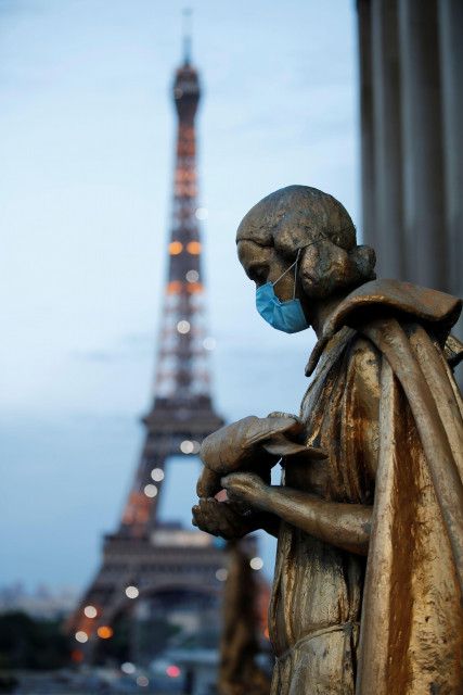 町で見かけたマスクをしたキャラクター達が見たい