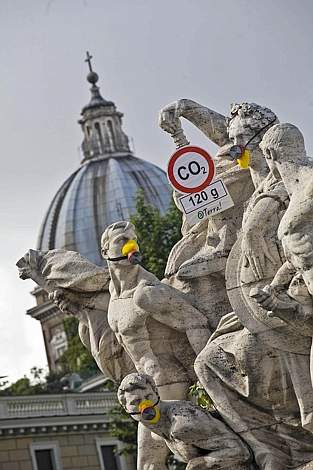 町で見かけたマスクをしたキャラクター達が見たい