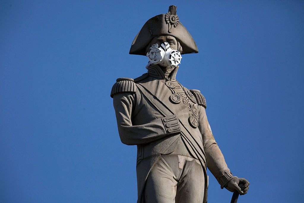 町で見かけたマスクをしたキャラクター達が見たい