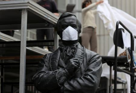 町で見かけたマスクをしたキャラクター達が見たい