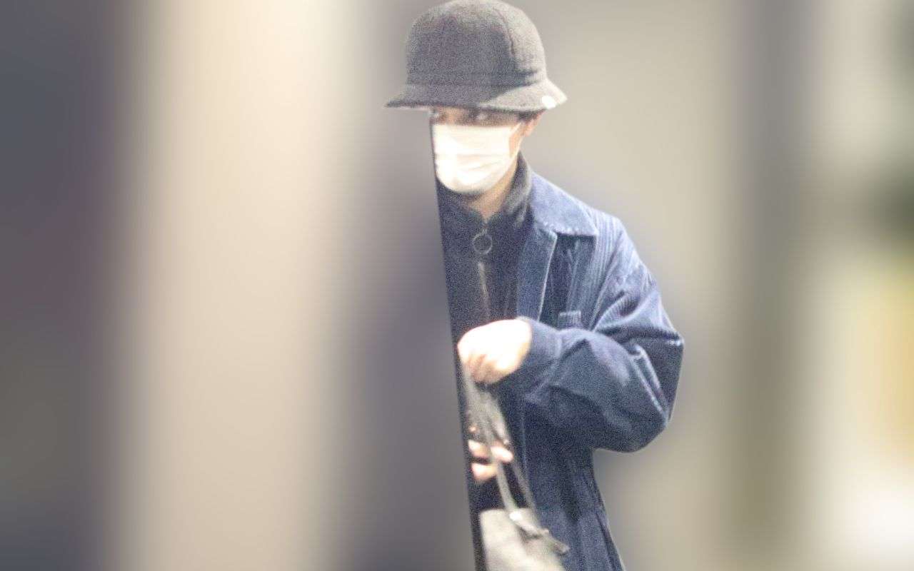 《裏切りお持ち帰り愛》仮面ライダー俳優・瀬戸利樹と“交際中”グラドルに直撃取材「『彼氏』って報告していた」 | 文春オンライン