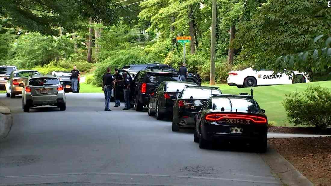 Gene Siller, pro golfer, killed and 2 others found dead at Georgia golf course - CNN