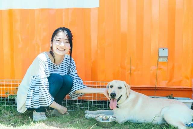 飼い主の半数以上が「自分と愛犬は似ている」と回答 「朝起きるタイミングや、トイレのタイミングまで一緒」という声も | キャリコネニュース