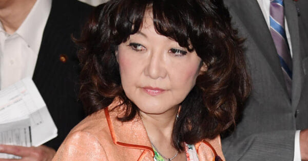 片山さつき氏 ブルーインパルスの雲 “改ざん”？　なぜか「ＡＬＷＡＹＳ」でツッコミ殺到 | 東スポのニュースに関するニュースを掲載