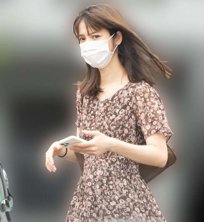 佐々木希が4億円新居を“単独”で購入！　夫婦関係の変化を指摘する声も（NEWSポストセブン） - Yahoo!ニュース
