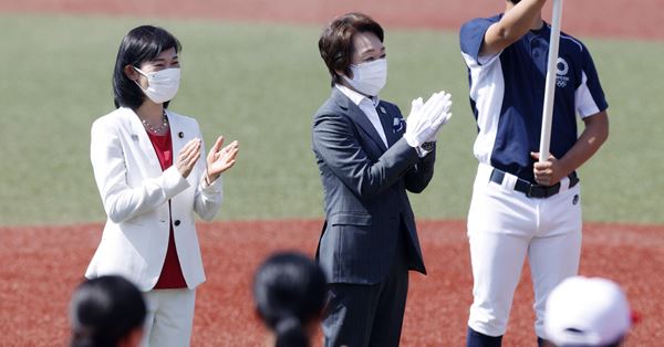 丸川五輪相　福島県民から大顰蹙…無観客会場の視察にSP4人、記念撮影三昧 | 女性自身
