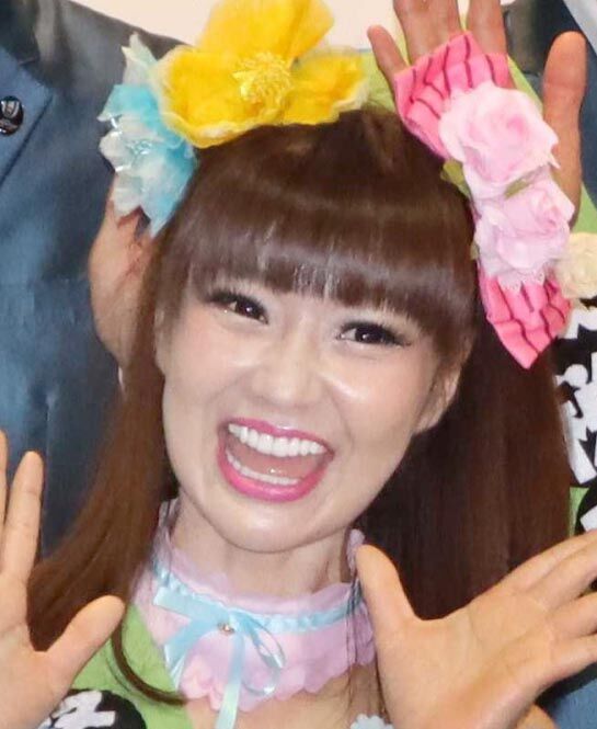 「かつみ・さゆり」さゆり、サラサラへア＆ノースリーブ姿が別人級と話題「どこの素敵マダムかと」