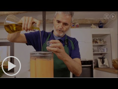 Cómo hacer un gazpacho en un minuto | El Comidista - YouTube
