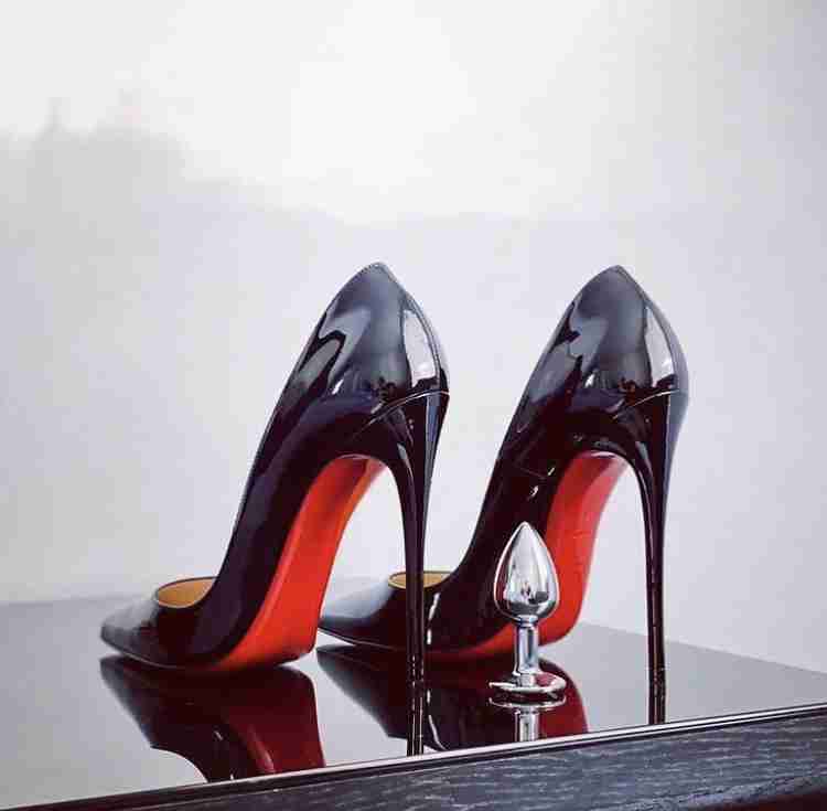 美しいヒールの写真を見せ合おう