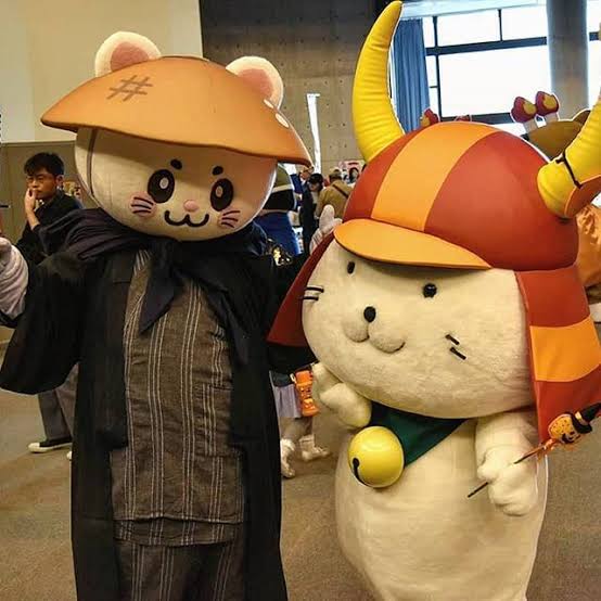 ゆるキャラの仲良しツーショット画像