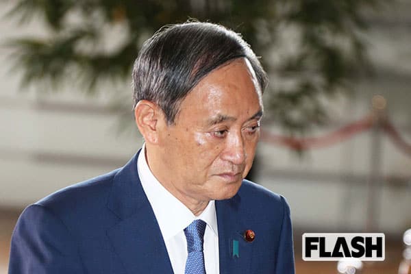 天皇陛下の開会宣言に着席したまま…菅首相に「不敬にも程がある」と非難の声 | Smart FLASH/スマフラ[光文社週刊誌]