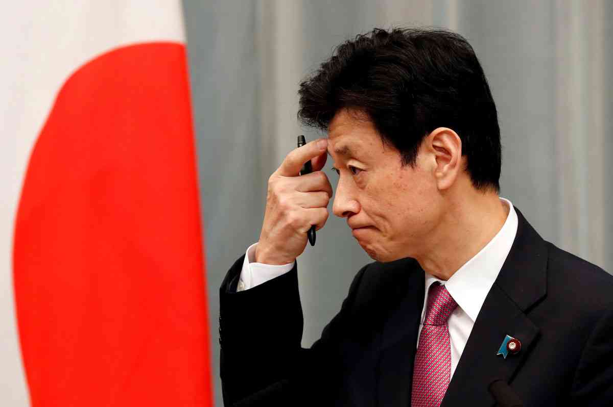 西村康稔大臣にブーメラン！ 大好きな政治資金パーティーで〝酒提供〟気まずい（東スポWeb） - Yahoo!ニュース