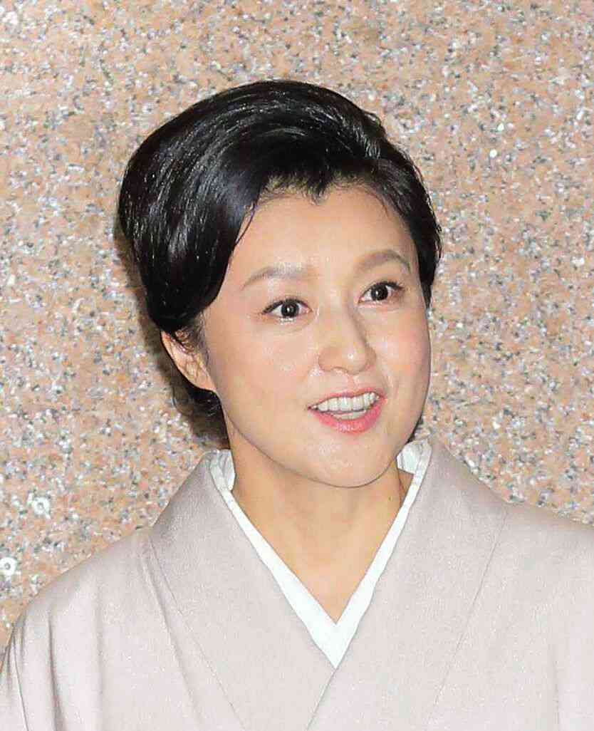 藤原紀香、短冊の筆文字が達筆と話題「美しい」「引き込まれてしまうパワーのある字」