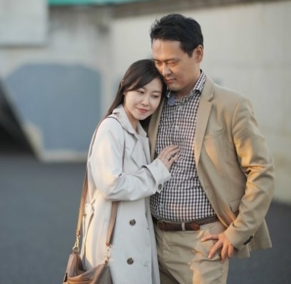 女性が不倫に走るきっかけ「夫のニオイに耐えられなくなった」「好きって気持ちは抑えられない」 | キャリコネニュース