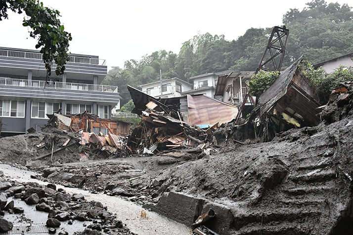 熱海土石流、遺族も恐れる「盛り土」の所有者を初直撃　「警察を呼ぶぞ、警察を！」 | デイリー新潮