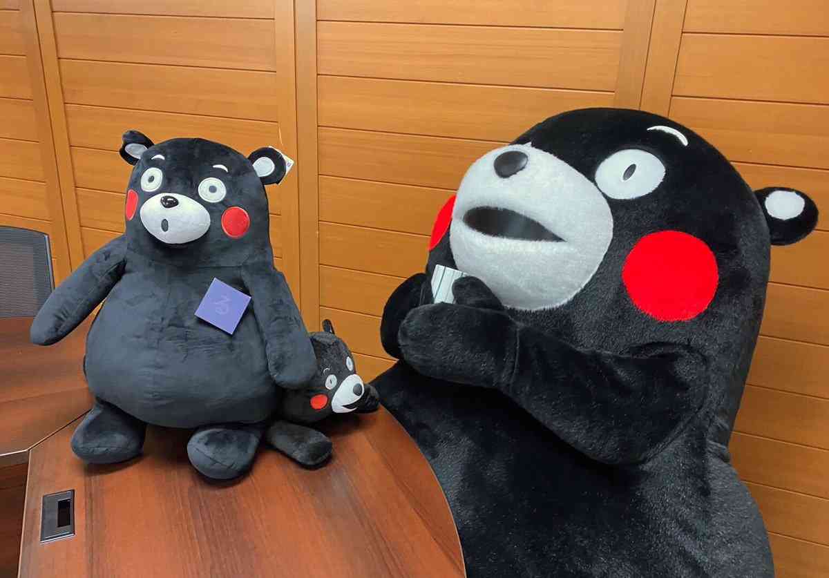 くまモンが「自力」で変色！？藍色くまモンが贈る「すごいエール」