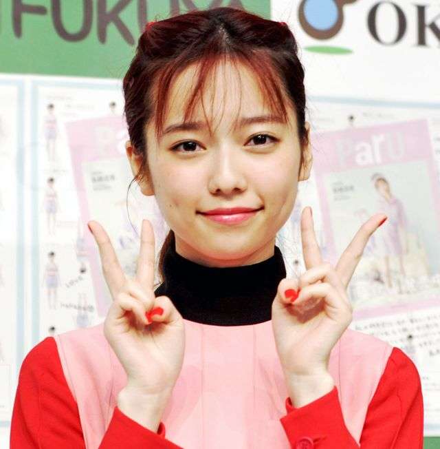 益若つばさ　ギャルメイクの島崎遥香との2ショットに「安西ひろこさんに似てる」「ザ・ギャル！！笑」の声