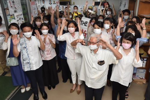 【全議席決まる】那覇市議選、自公など野党系躍進19人、与党は14人、中立7人（琉球新報） - Yahoo!ニュース
