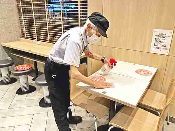 マック店員 日本最高齢９３歳　週４夜勤「働くことが好き」（北日本新聞） - Yahoo!ニュース